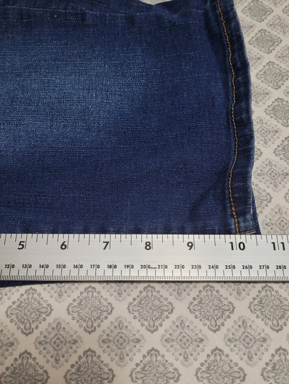 Seven7 Women's Size 8- Blue Boyfriend Denim Short. - Picture 6 of 13